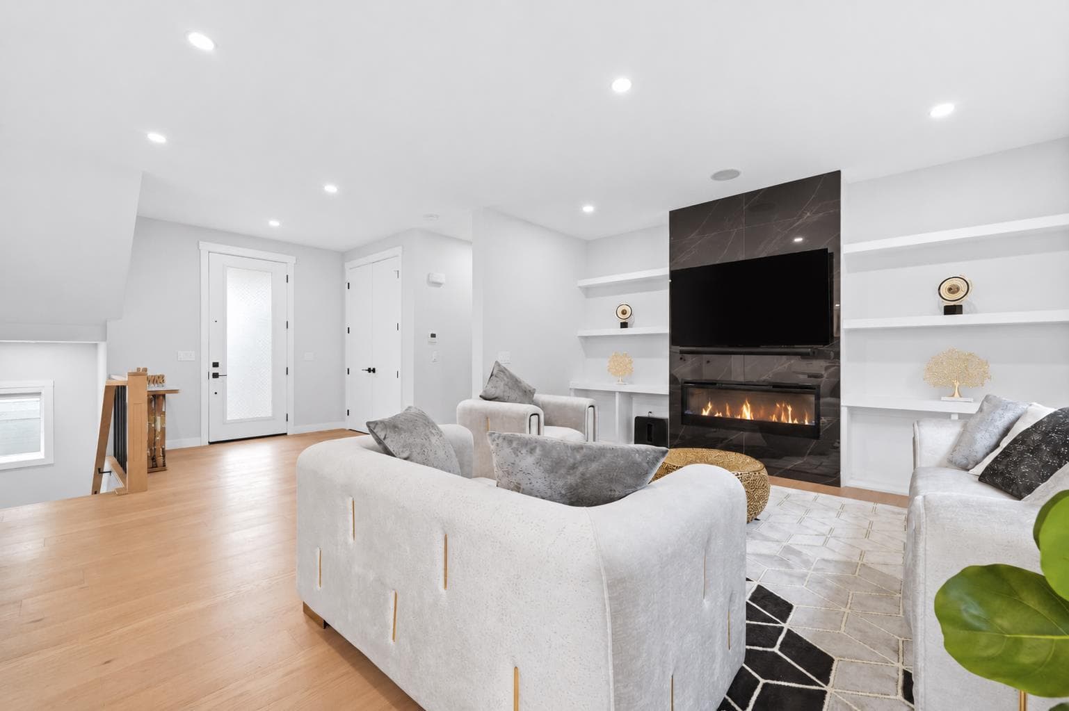105 Rockhaven Green NW