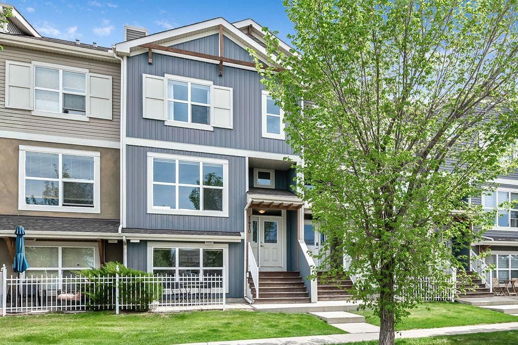 1410, 10 Auburn Bay Avenue SE