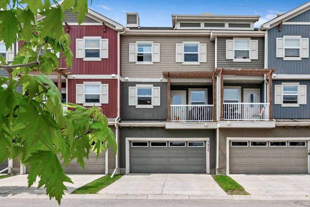 1410, 10 Auburn Bay Avenue SE