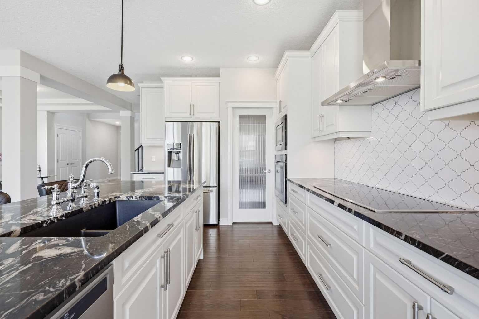190 Riviera View 