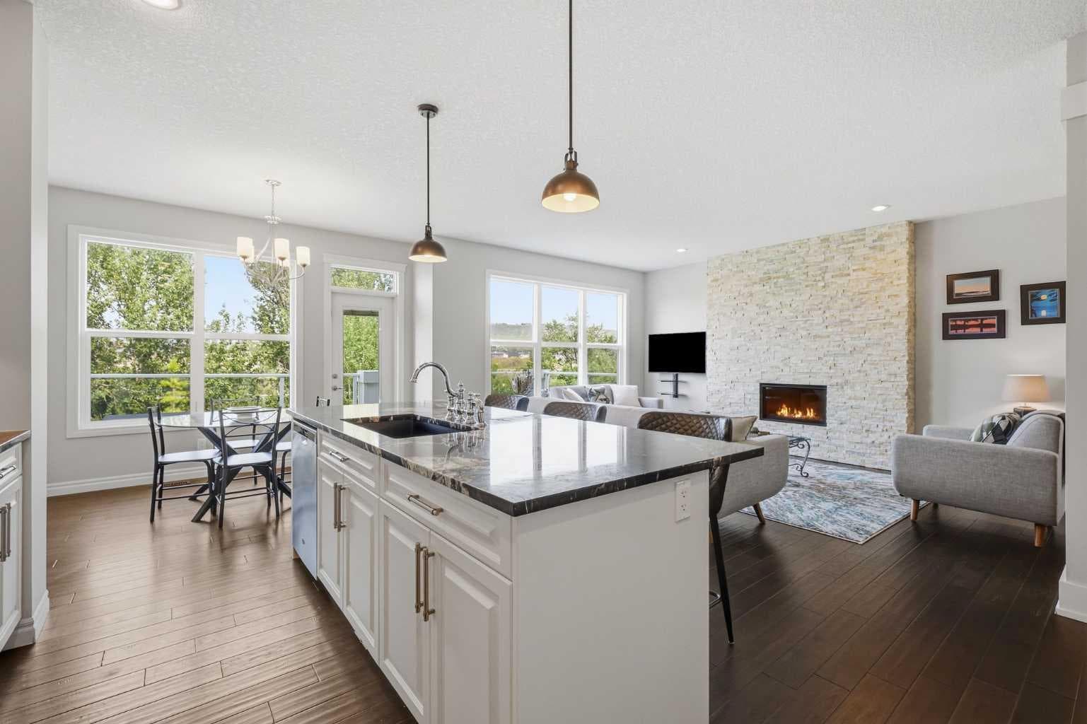 190 Riviera View 