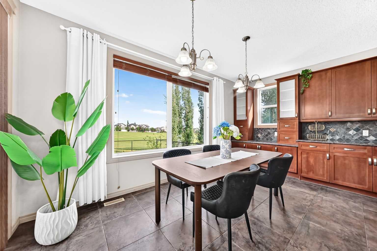 14 Springborough Crescent SW