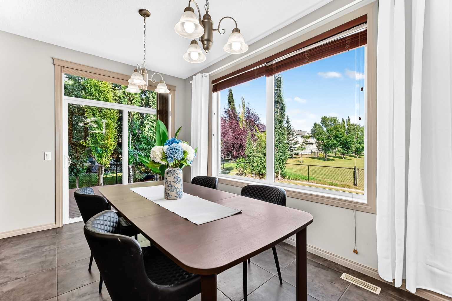 14 Springborough Crescent SW