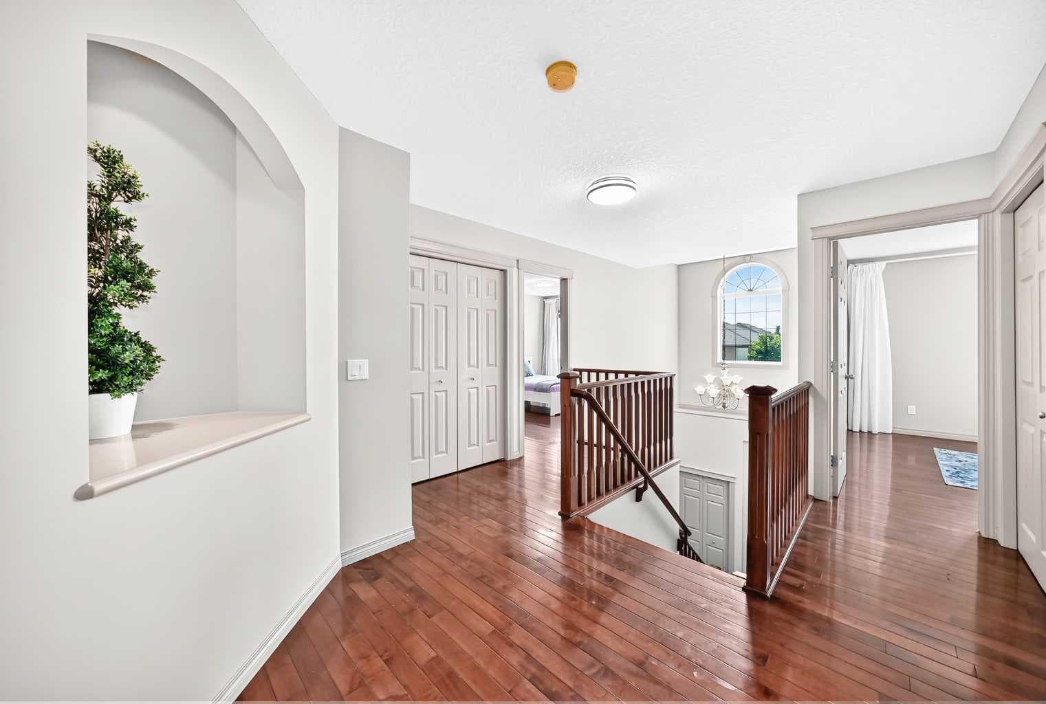 14 Springborough Crescent SW