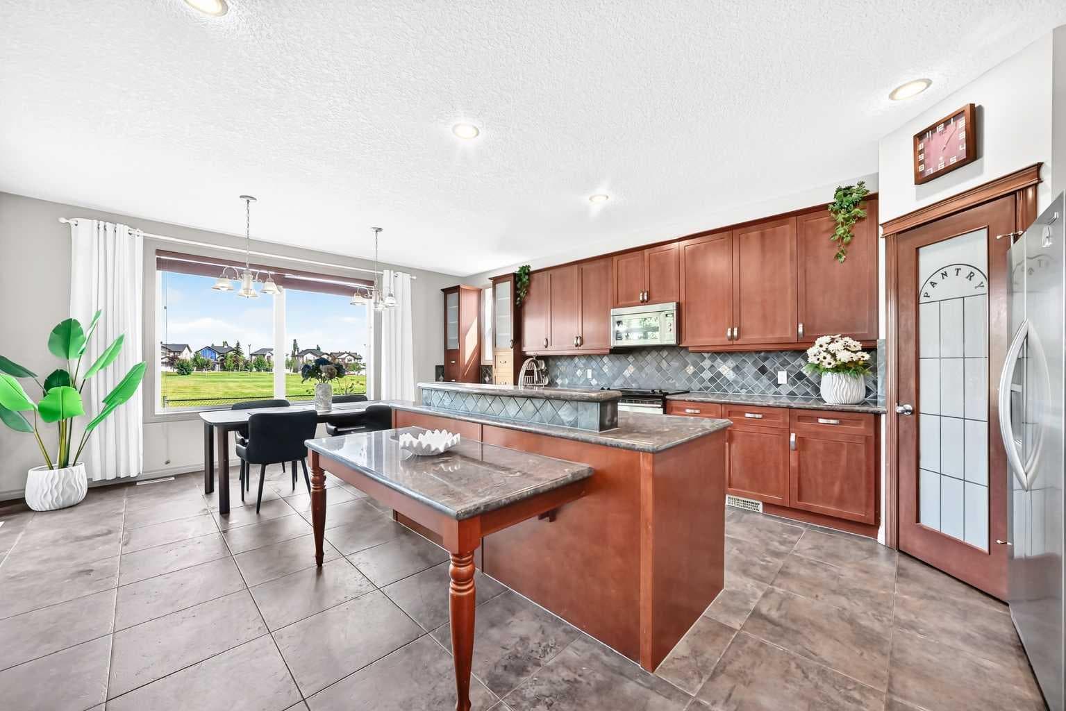 14 Springborough Crescent SW