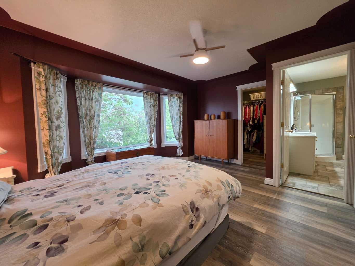 672 Killarney Glen Court SW