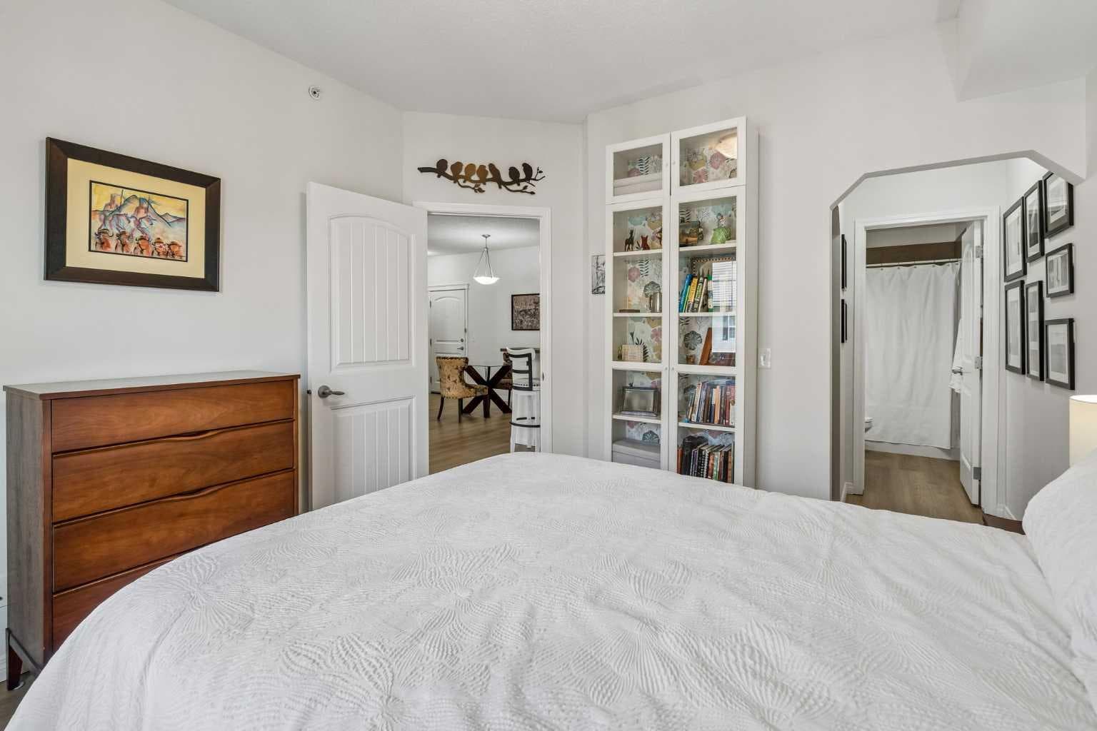 3407, 10 Country Village Park NE