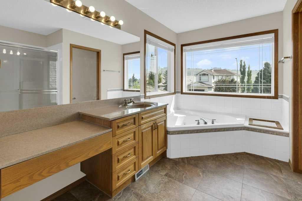 120 Gleneagles Terrace 
