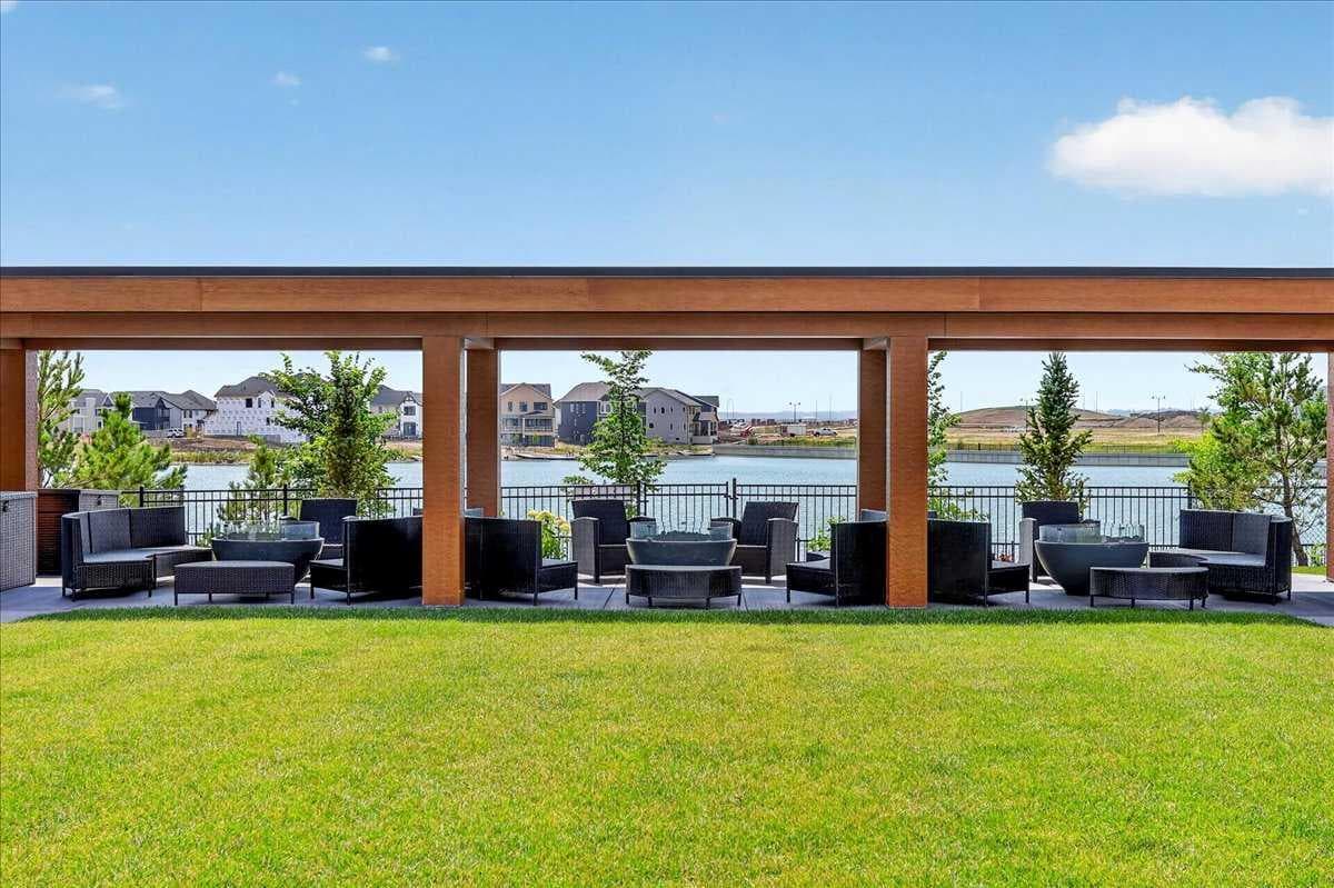 101, 150 Marina Cove SE