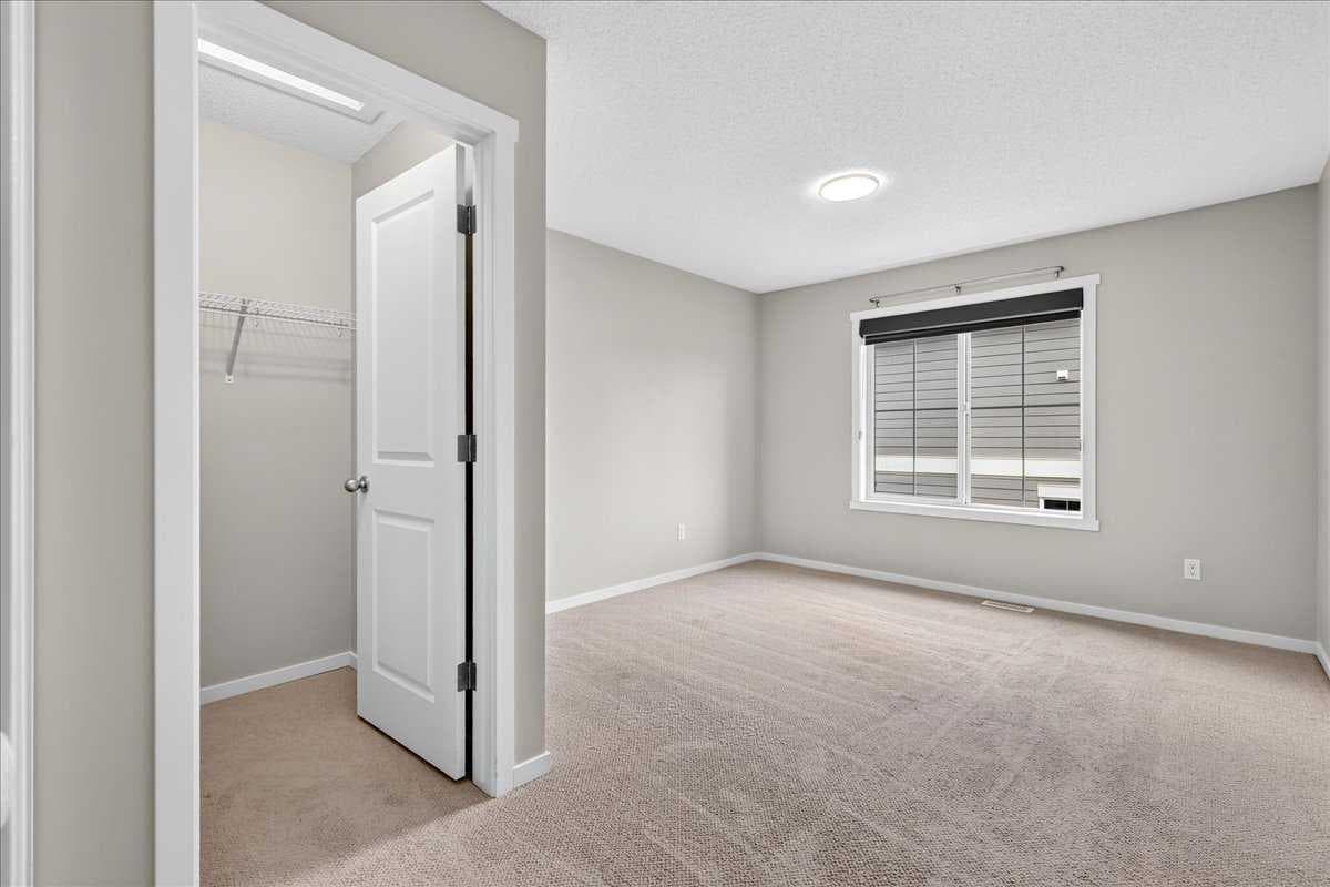77 Kinlea Way NW