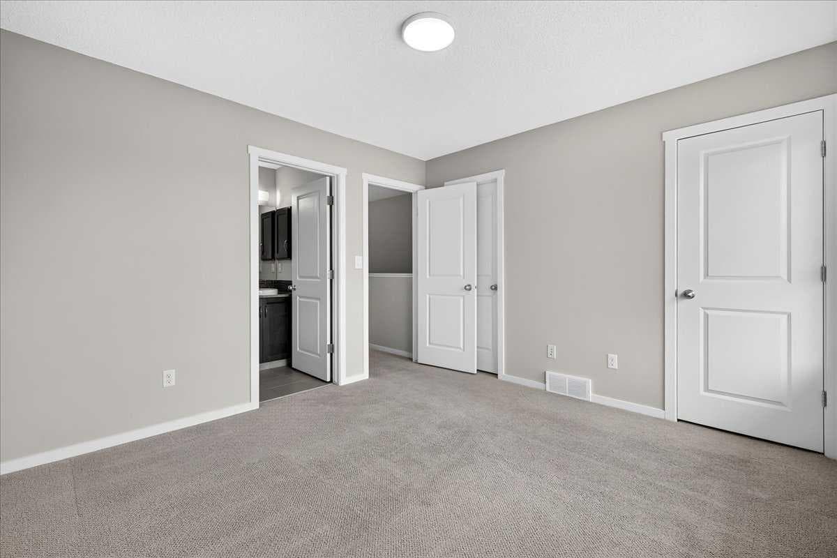 77 Kinlea Way NW
