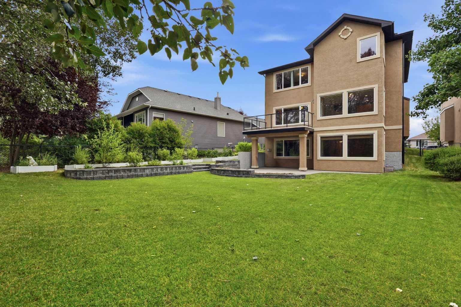 75 Royal Abbey Rise NW