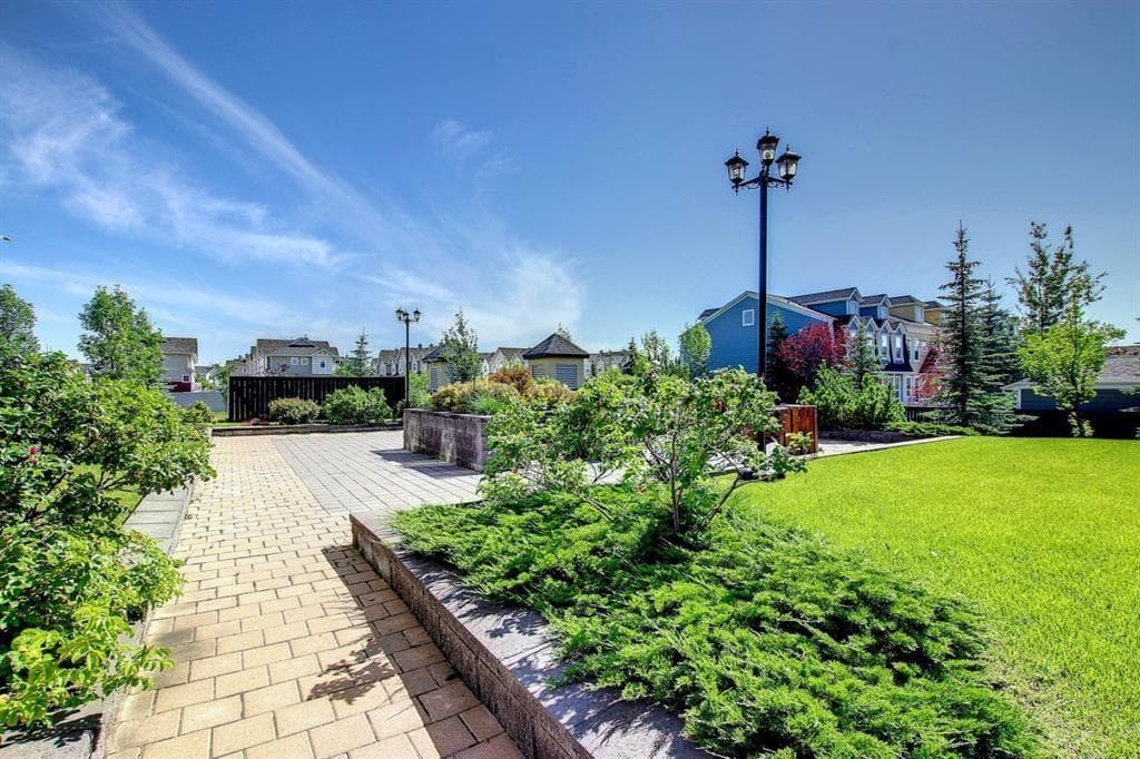 406 Mckenzie Towne Close SE