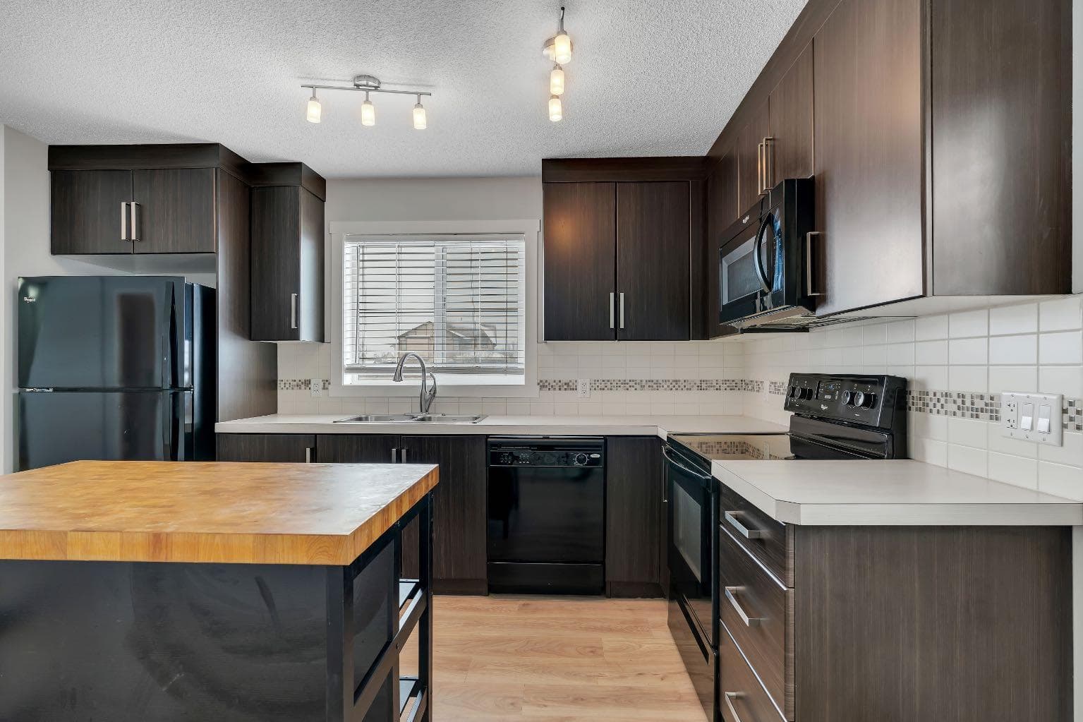 406 Mckenzie Towne Close SE