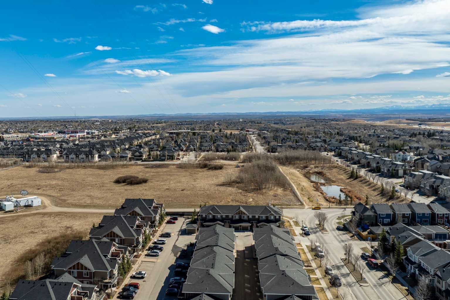 1, 67 West Coach Manor SW