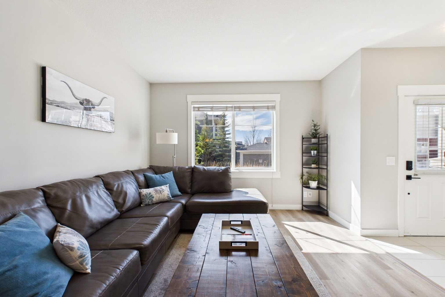 1, 67 West Coach Manor SW