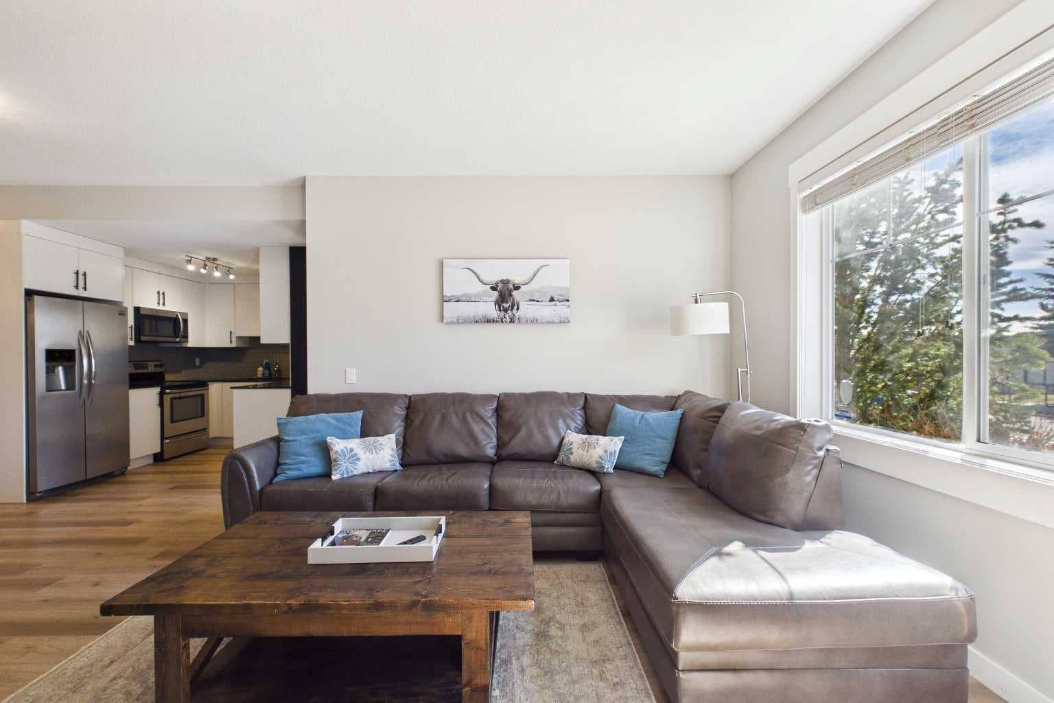 1, 67 West Coach Manor SW