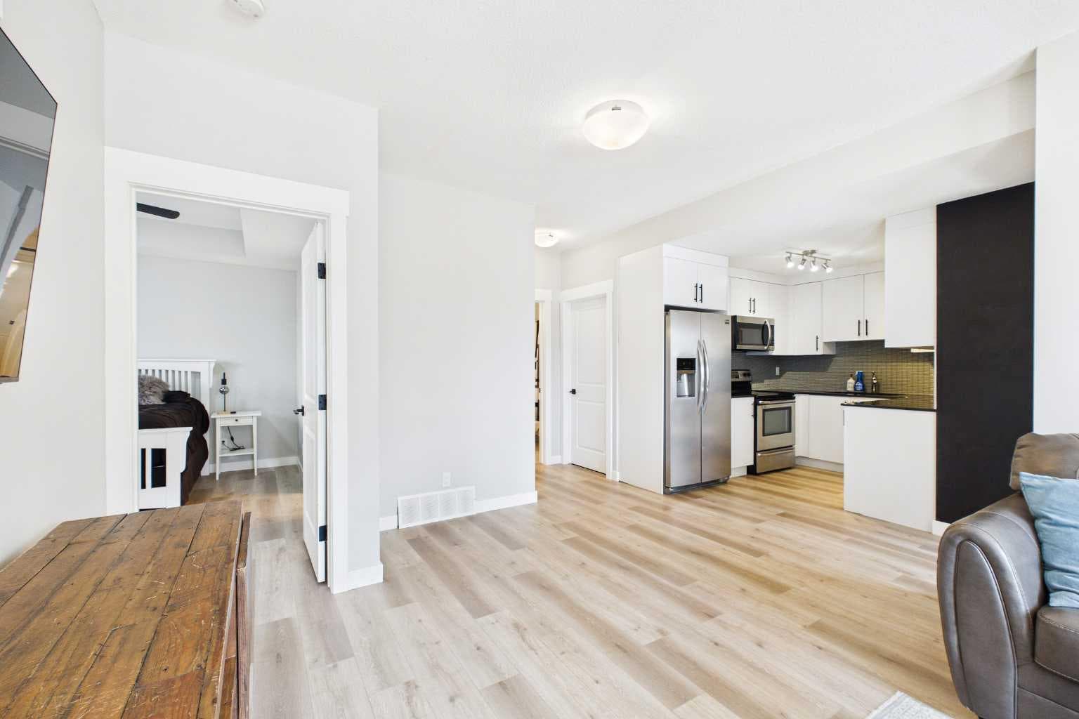 1, 67 West Coach Manor SW