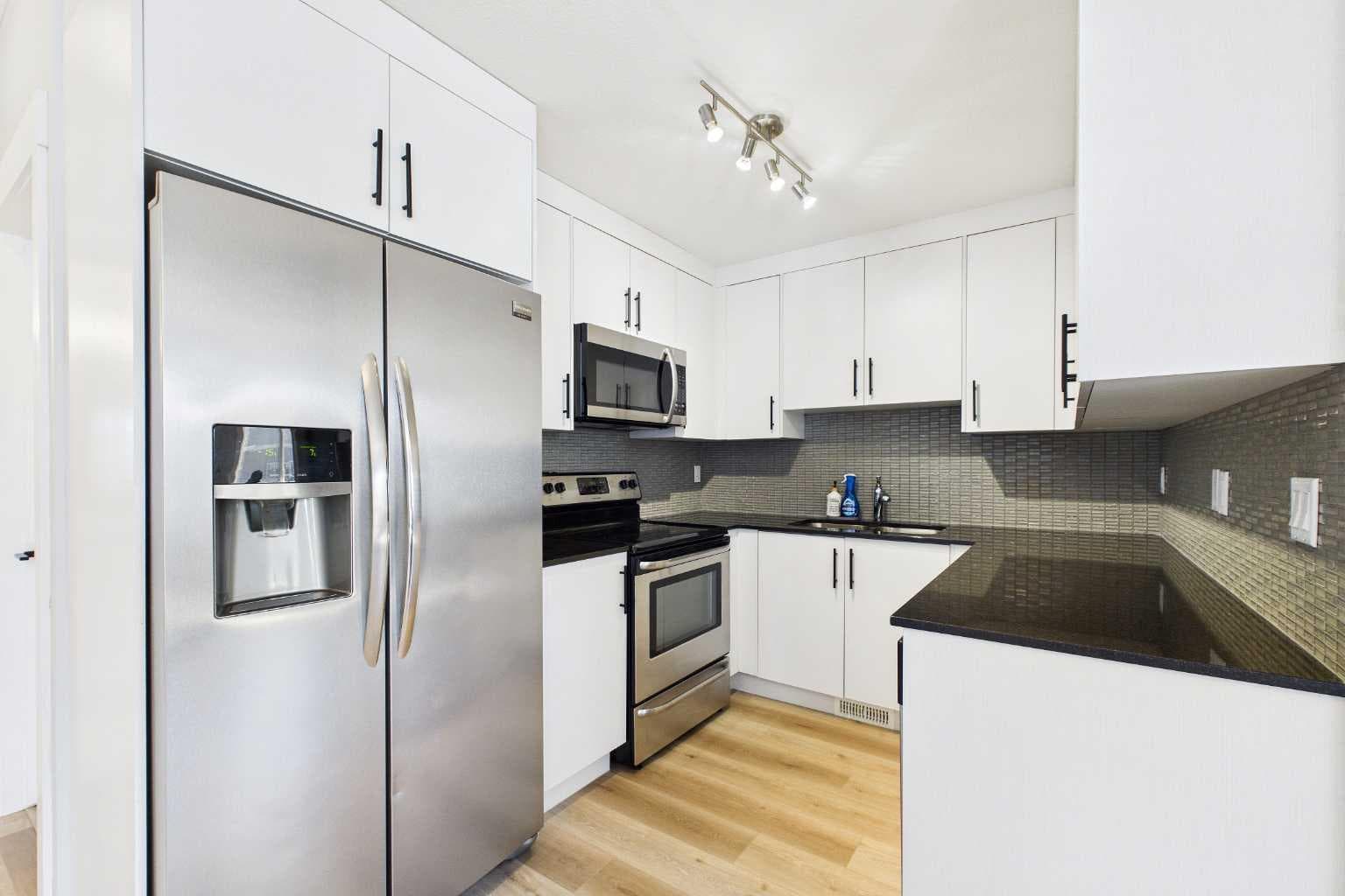 1, 67 West Coach Manor SW