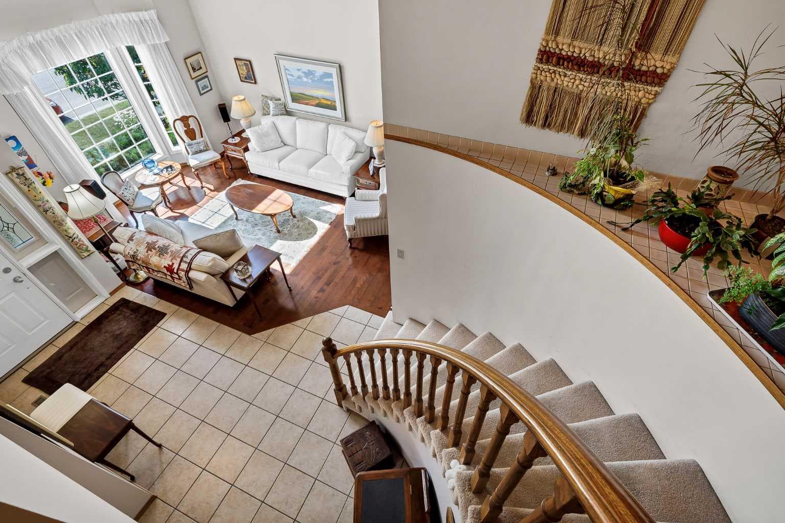 22 Varsity Estates View NW