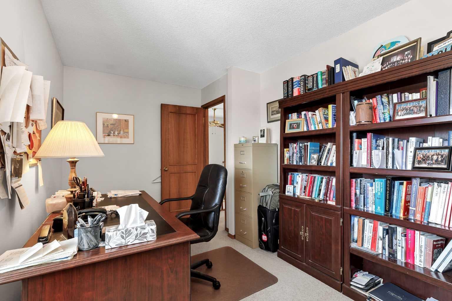 22 Varsity Estates View NW