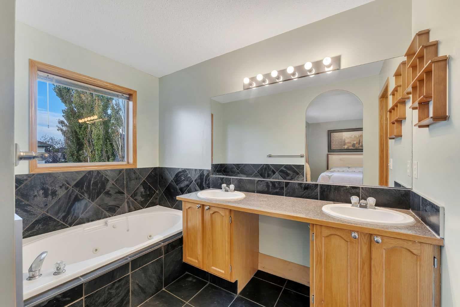 185 West Lakeview Drive 