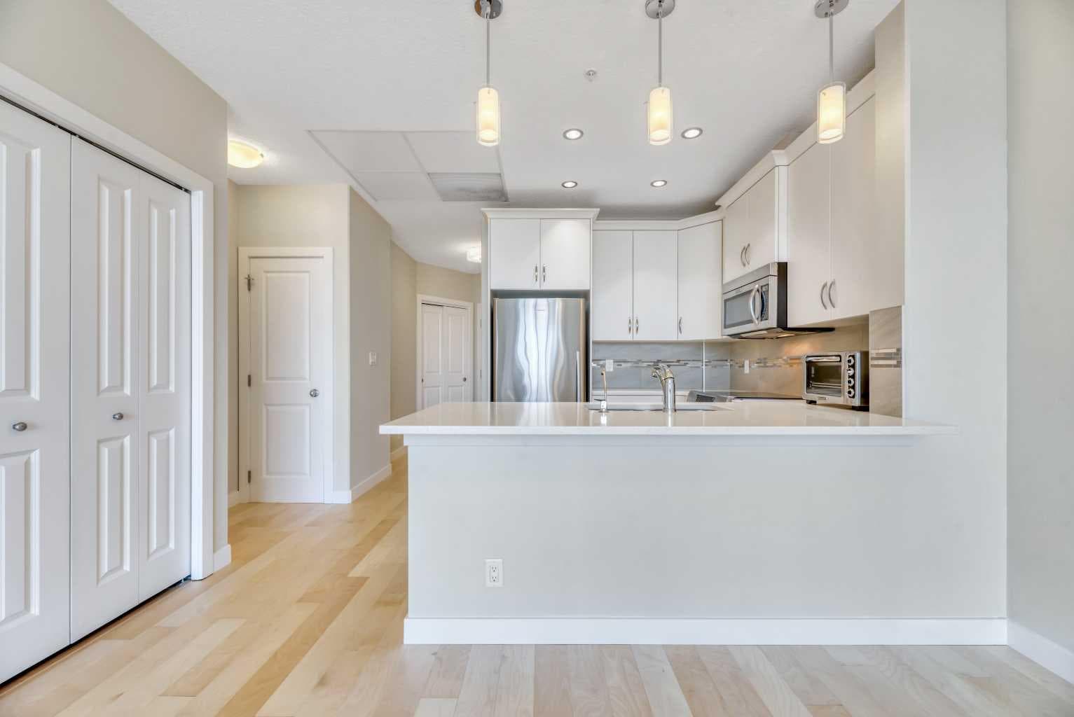 1103, 16 Varsity Estates Circle NW