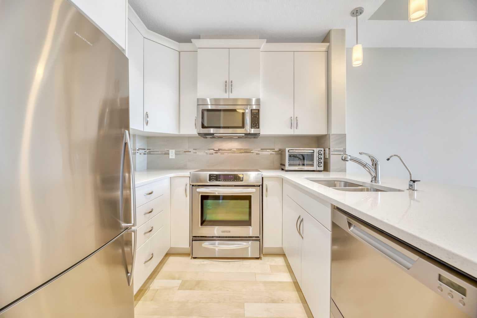 1103, 16 Varsity Estates Circle NW