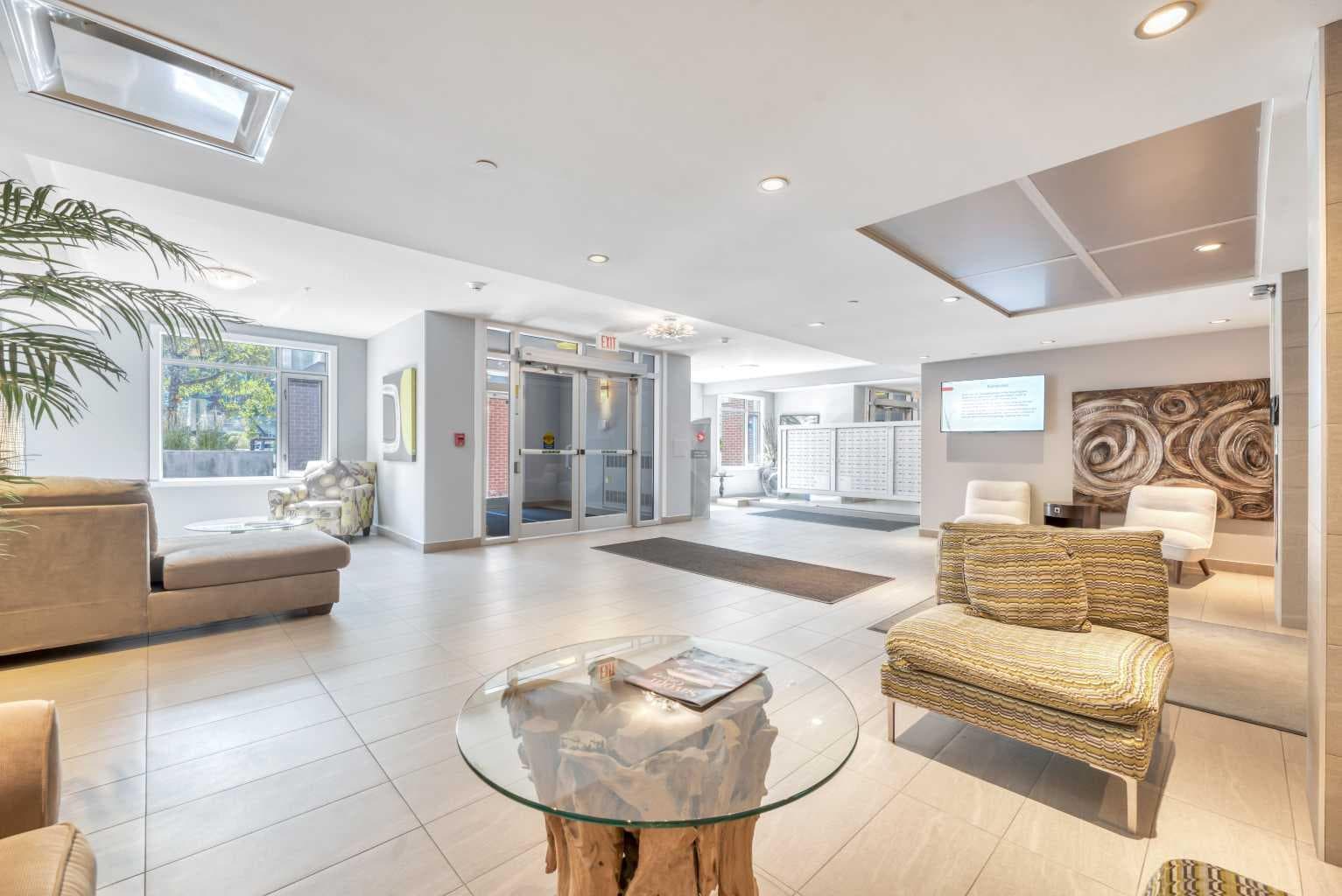 1103, 16 Varsity Estates Circle NW