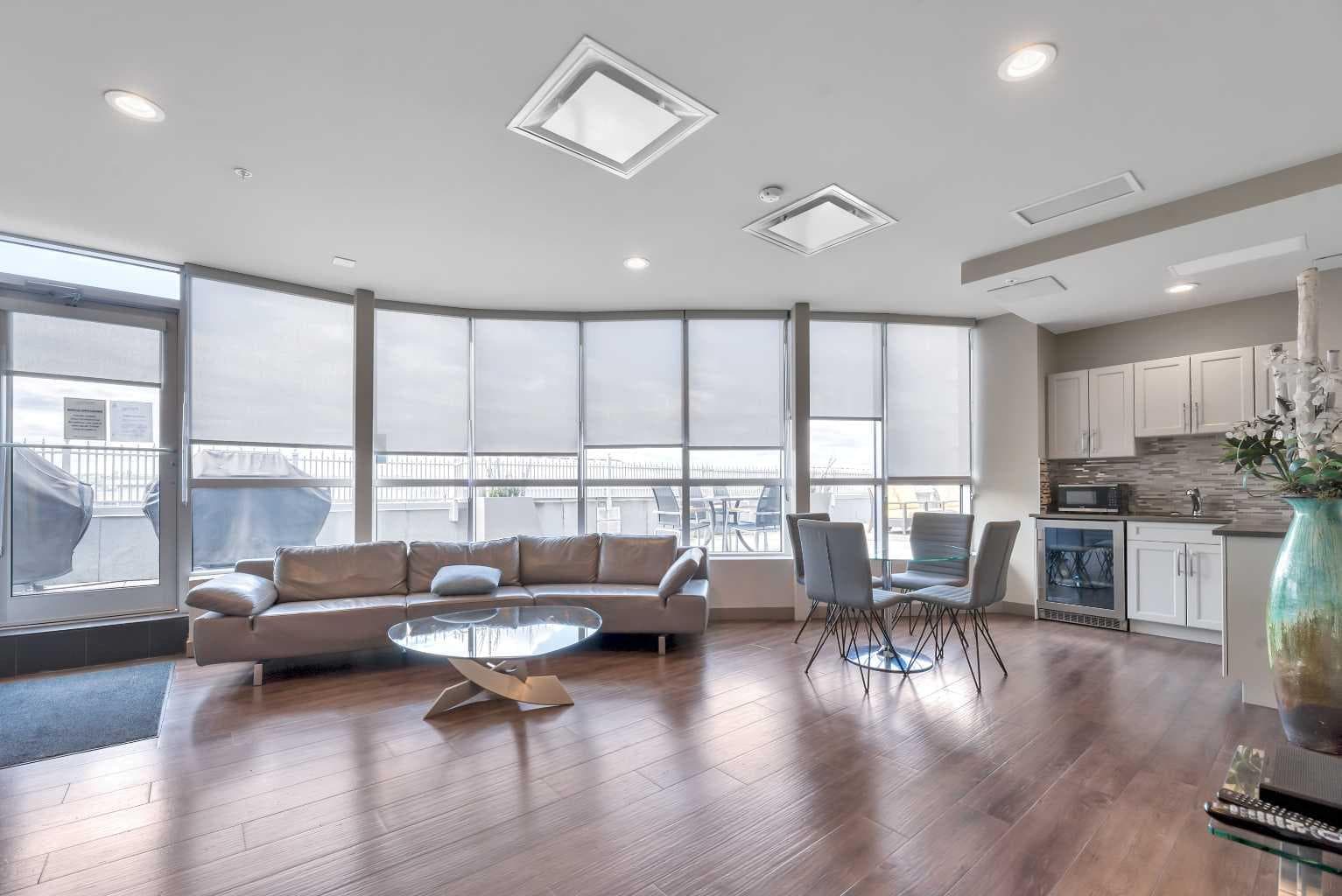 1103, 16 Varsity Estates Circle NW
