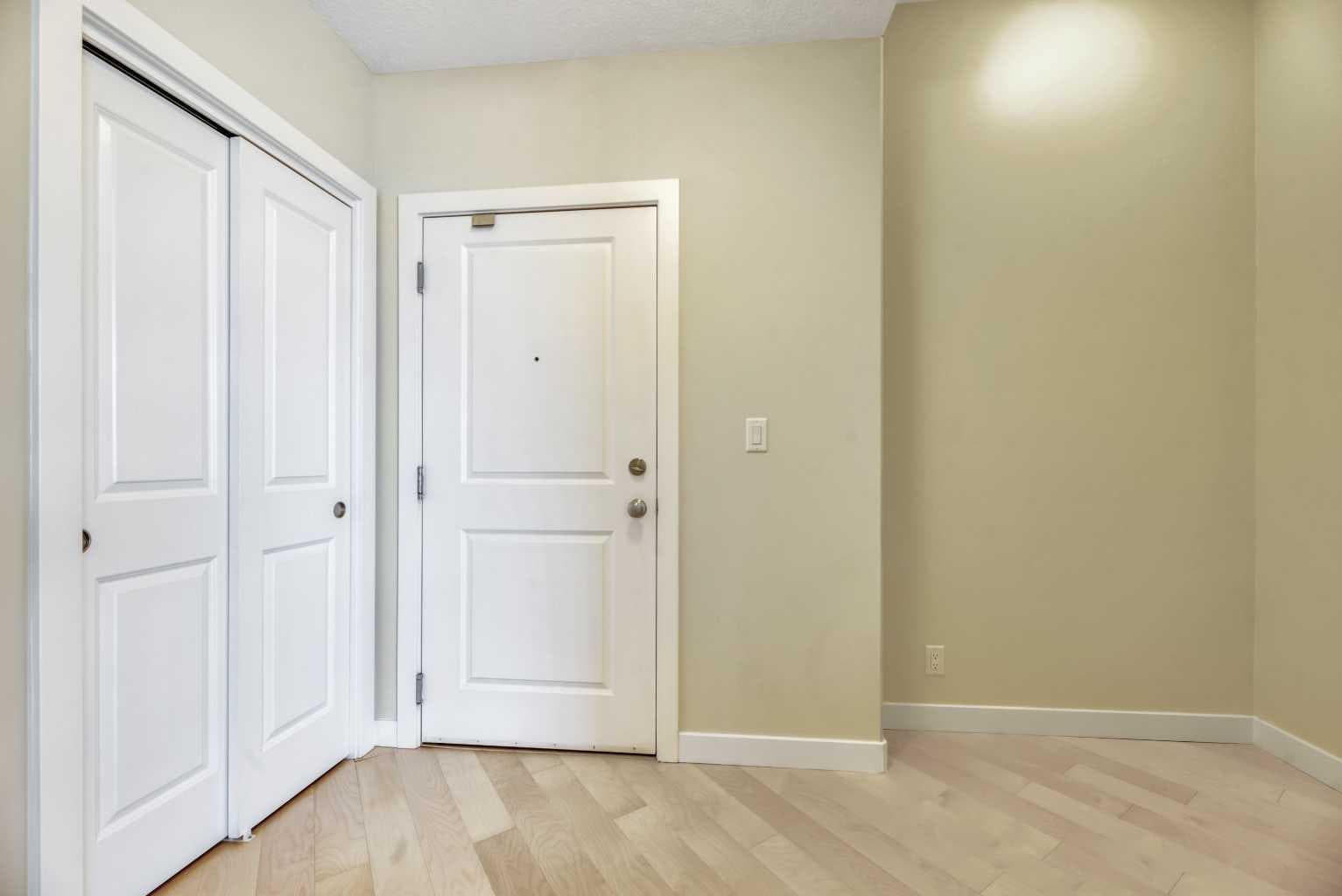 1103, 16 Varsity Estates Circle NW