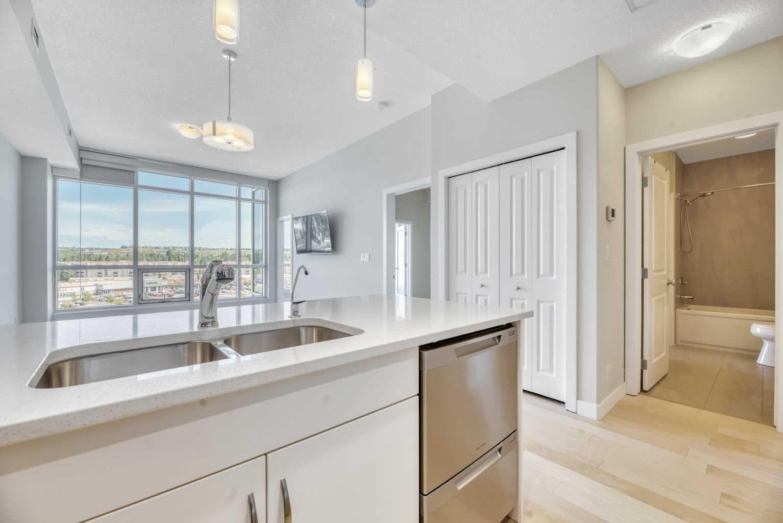 1103, 16 Varsity Estates Circle NW
