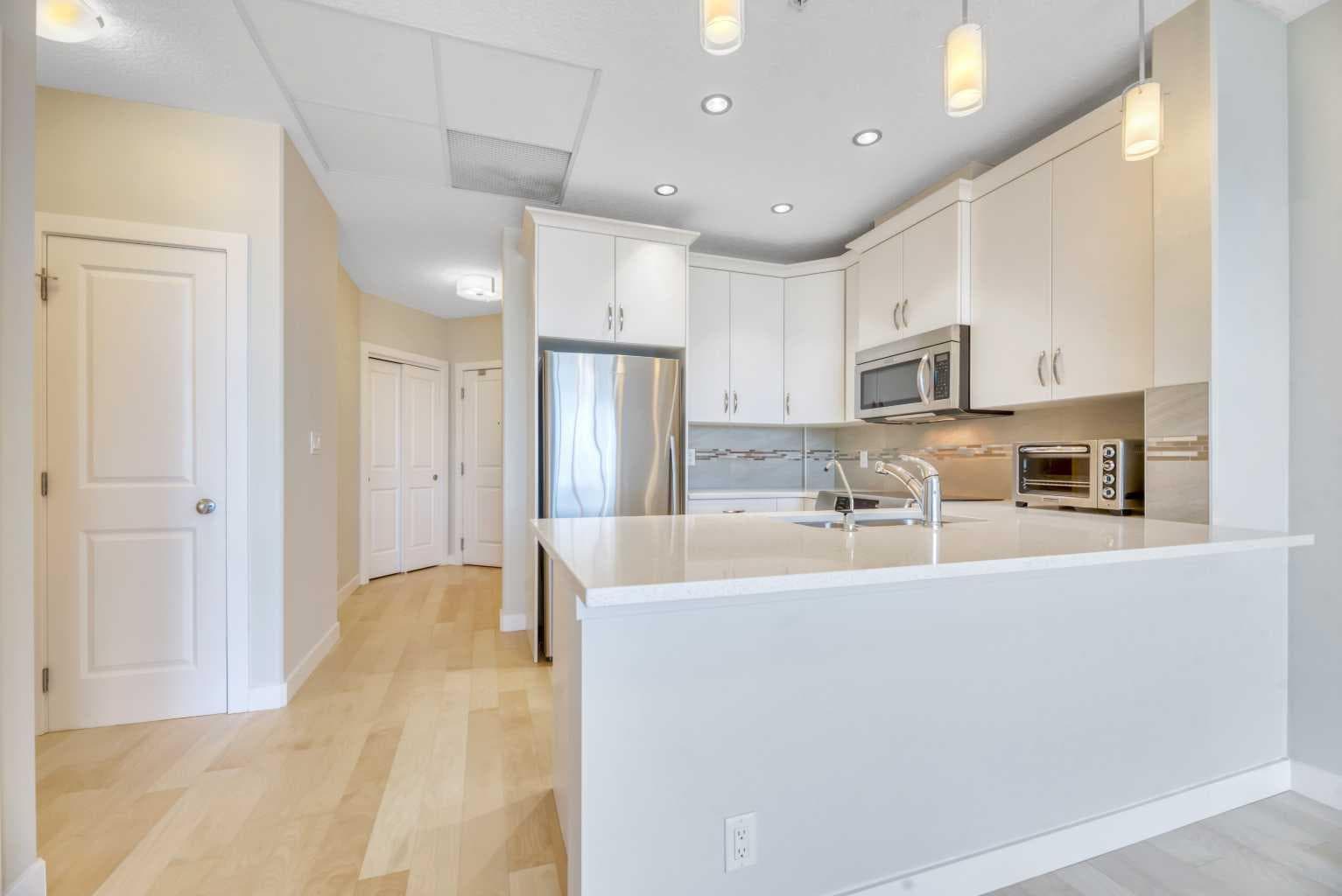 1103, 16 Varsity Estates Circle NW