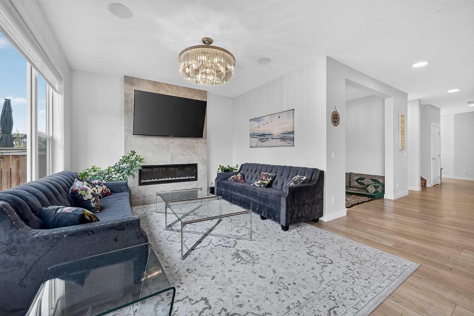 2177 Ravensdun Crescent SE