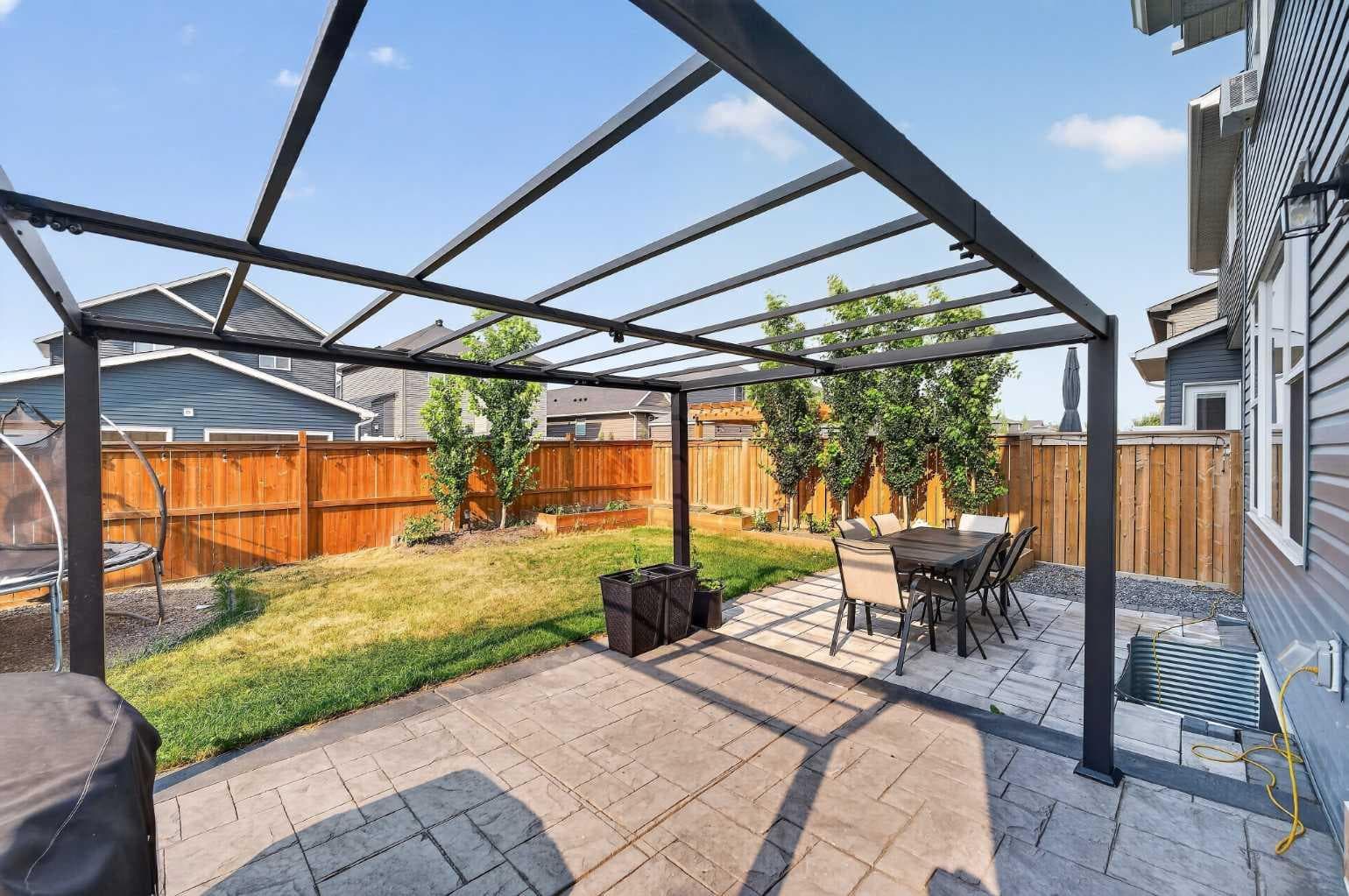 2177 Ravensdun Crescent SE