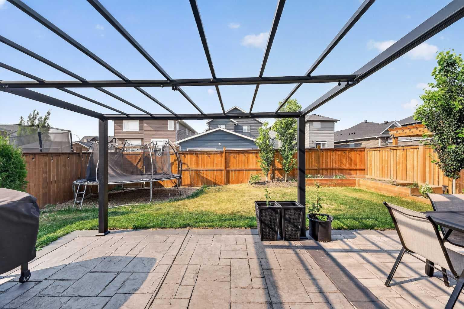 2177 Ravensdun Crescent SE