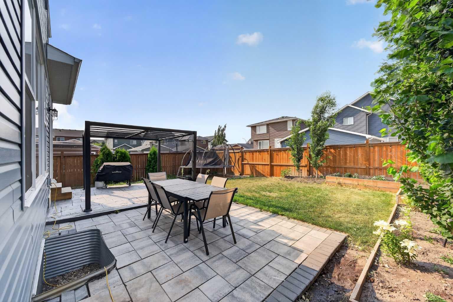 2177 Ravensdun Crescent SE