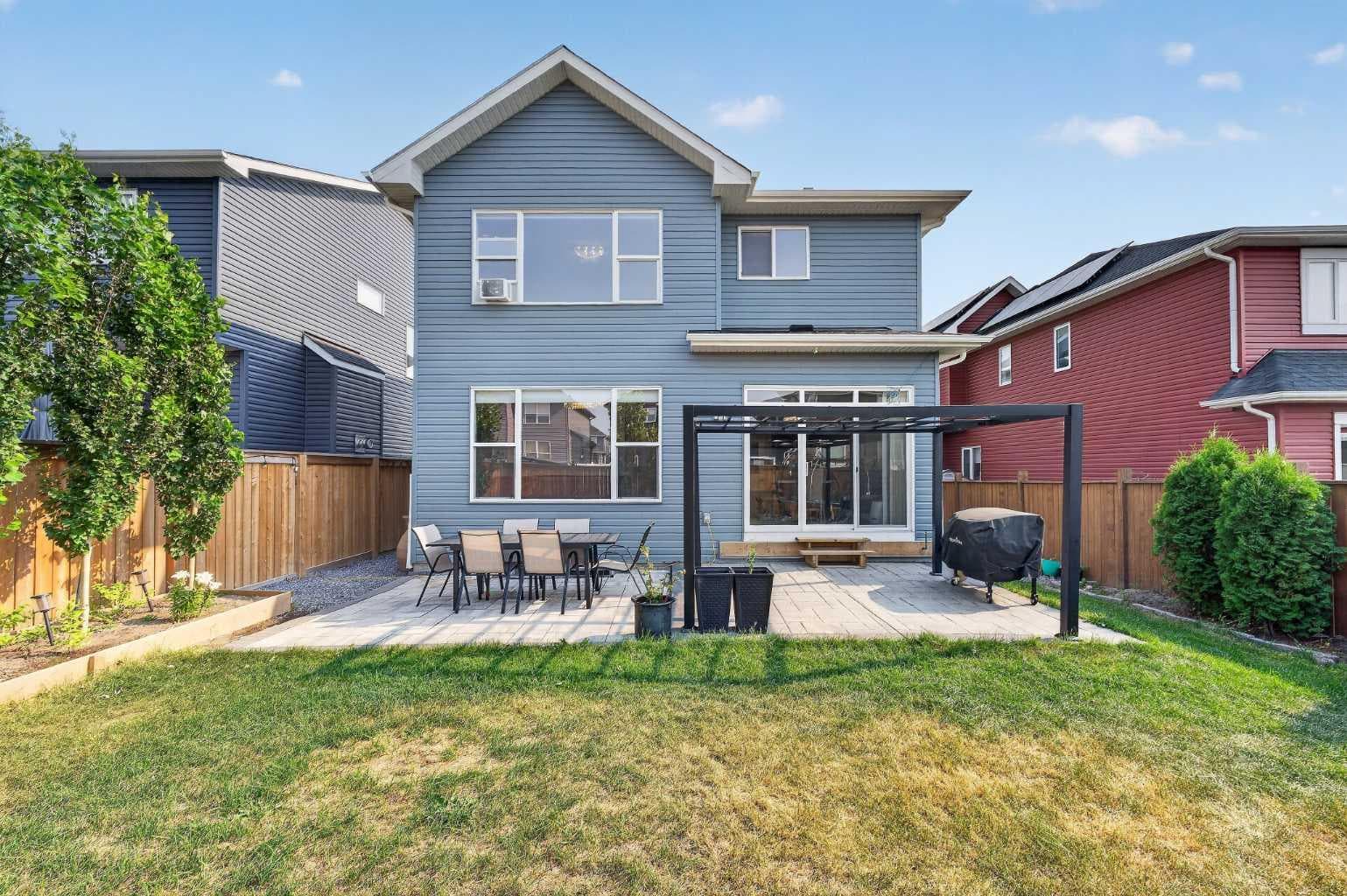 2177 Ravensdun Crescent SE