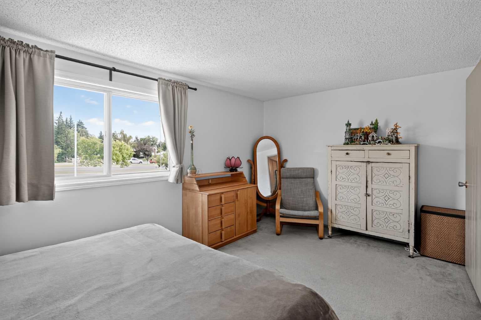 137, 999 Canyon Meadows Drive SW