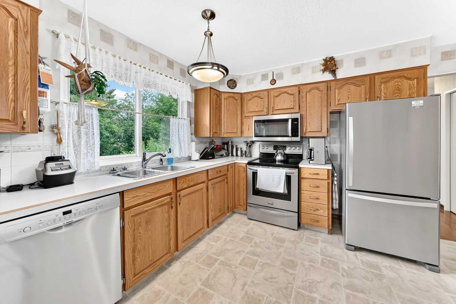 1 Cochrane Crescent 