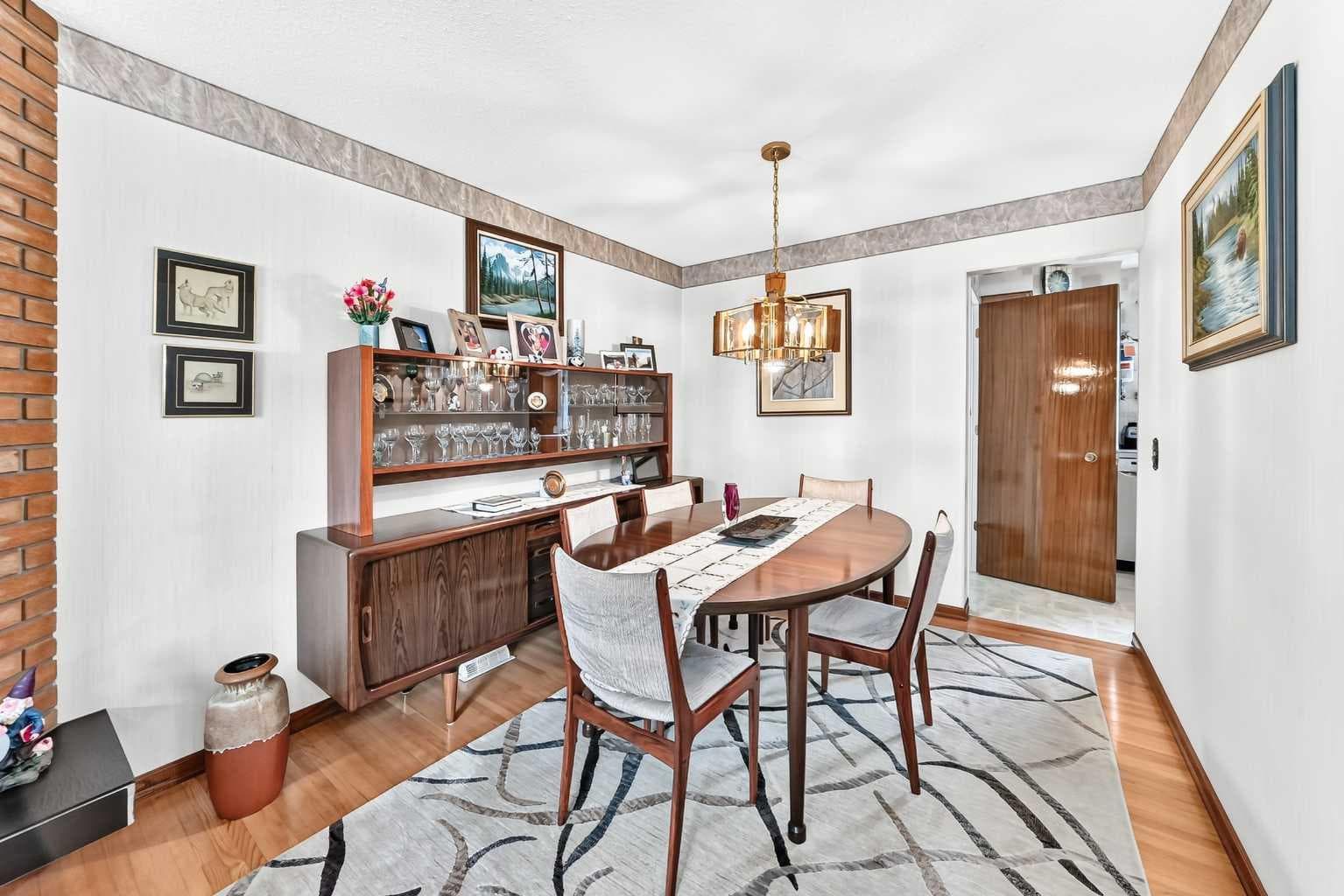 1 Cochrane Crescent 