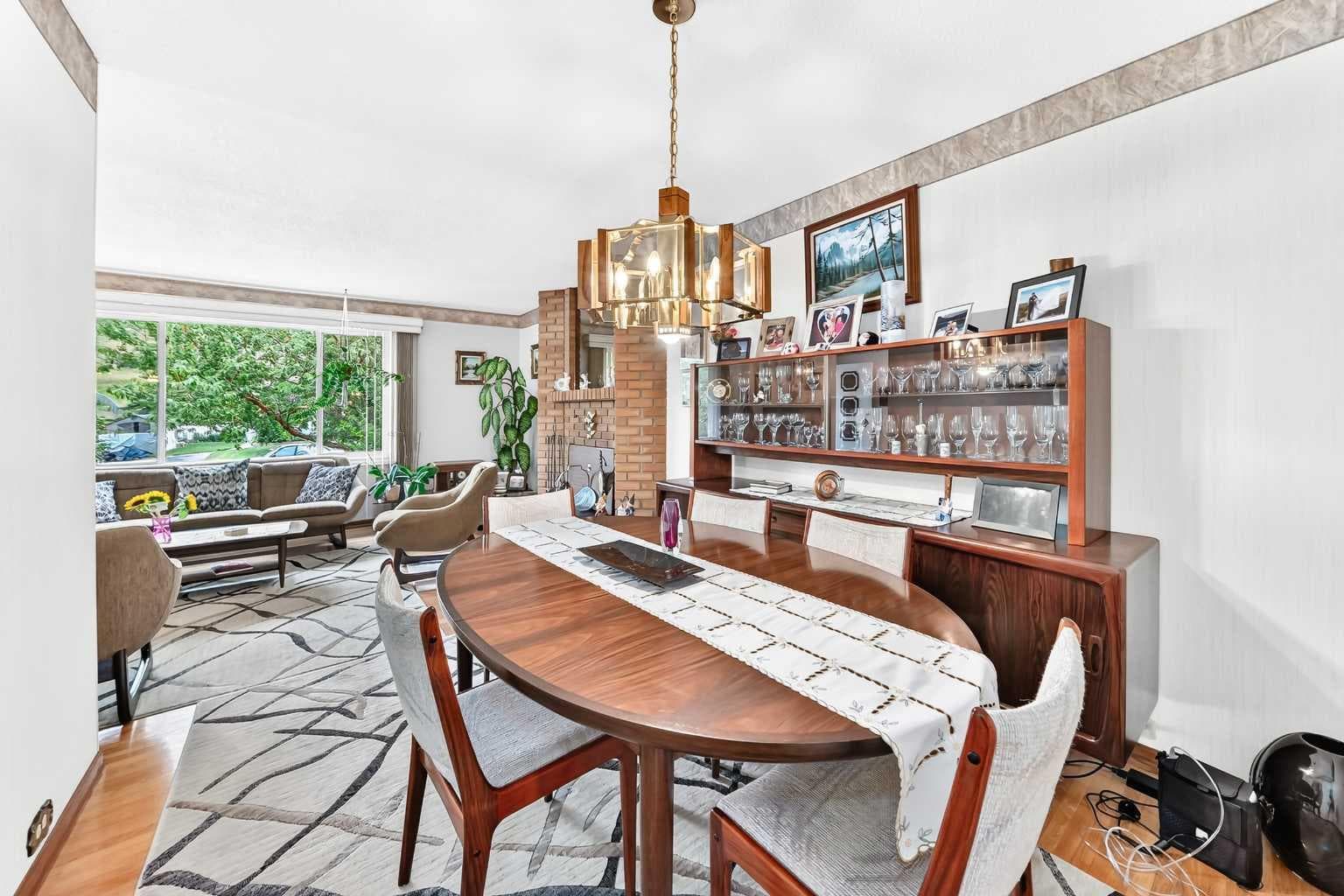 1 Cochrane Crescent 