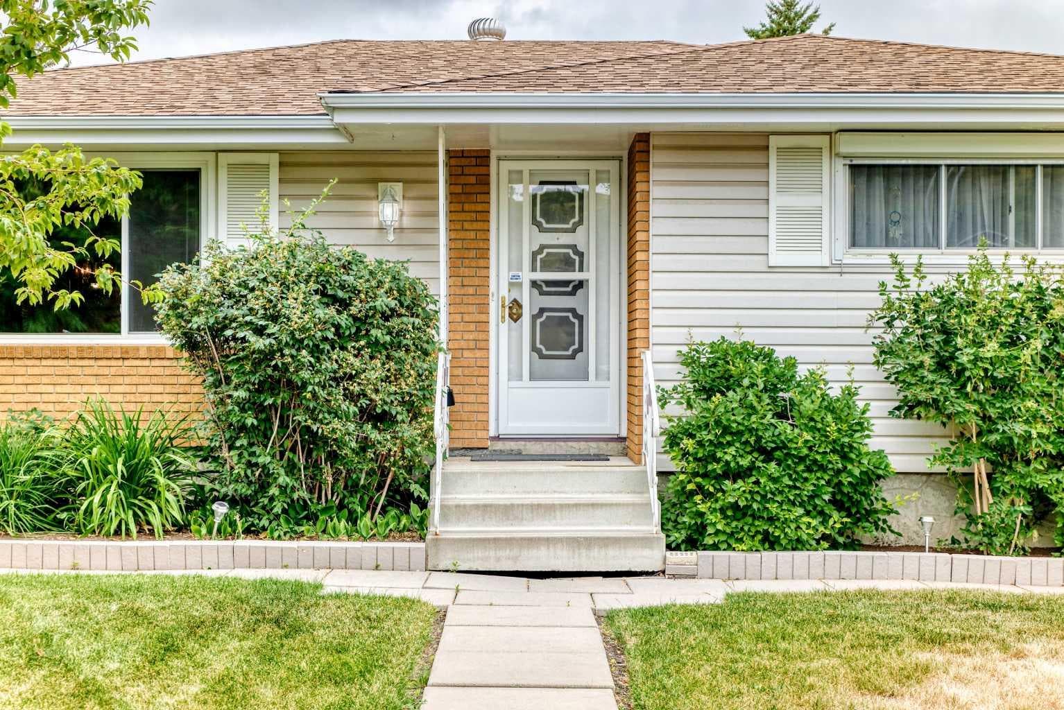 1 Cochrane Crescent 