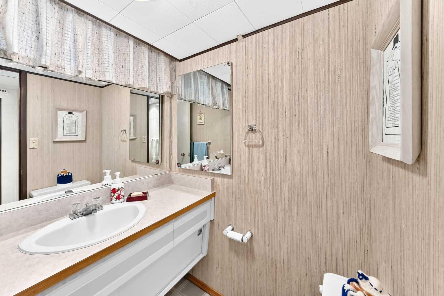 1 Cochrane Crescent 