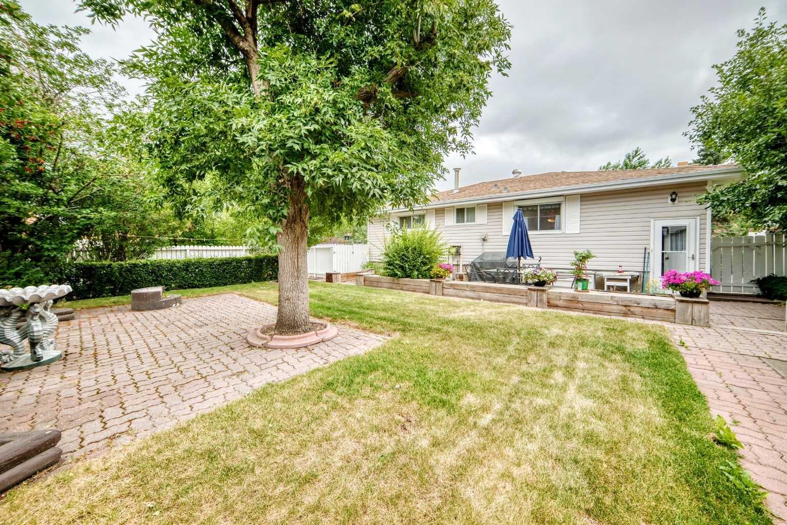 1 Cochrane Crescent 