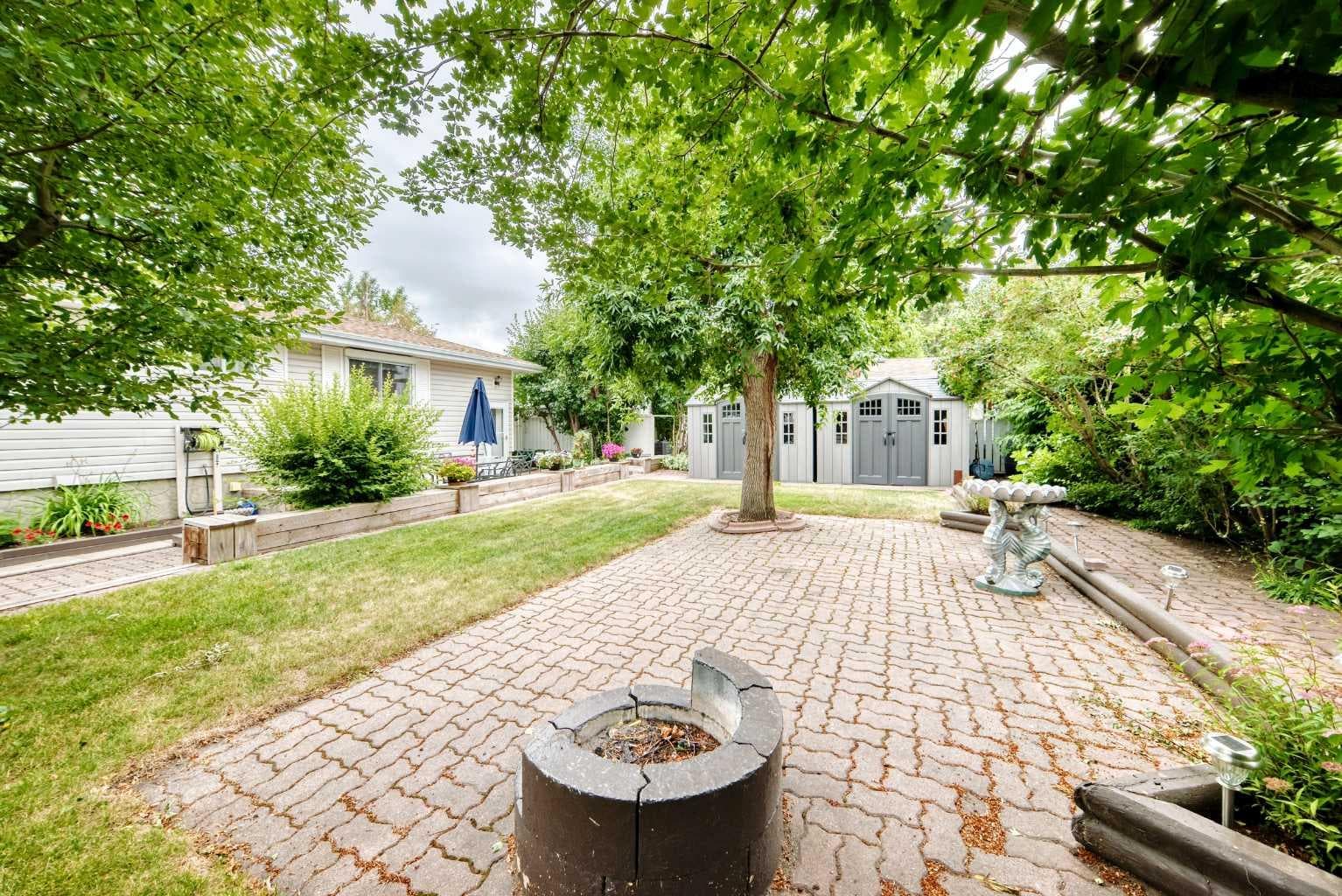 1 Cochrane Crescent 