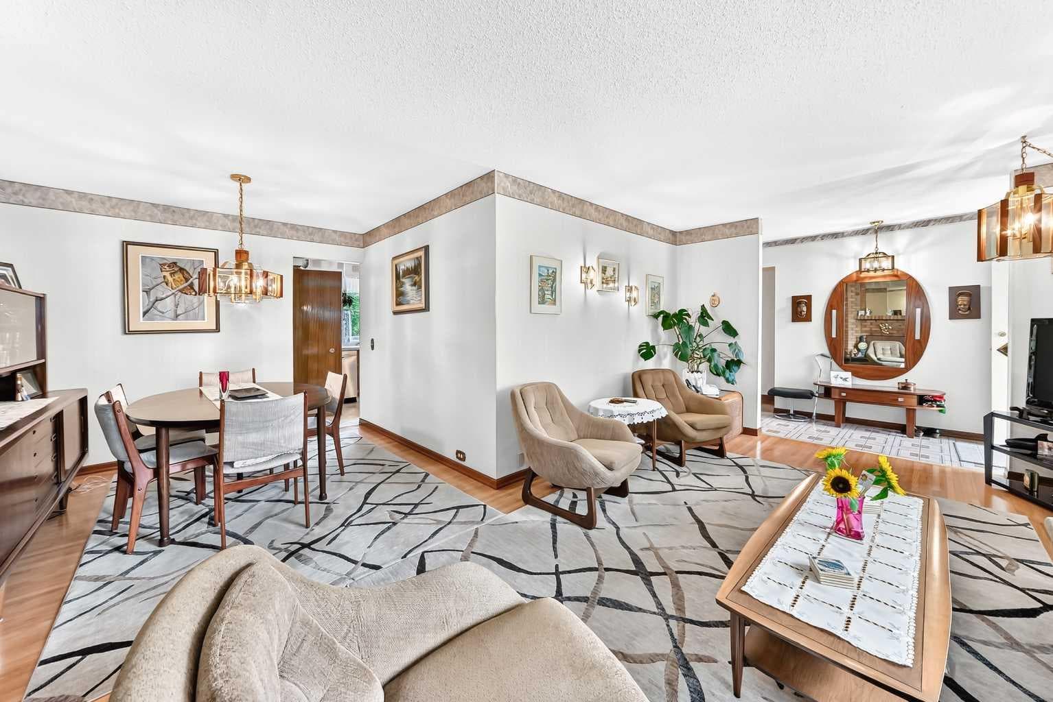 1 Cochrane Crescent 