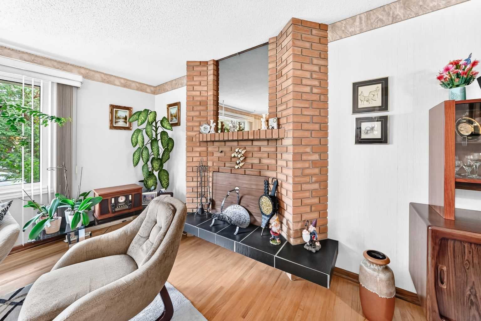 1 Cochrane Crescent 