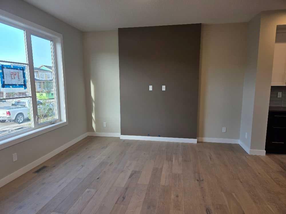 195 Lanark Gate SE