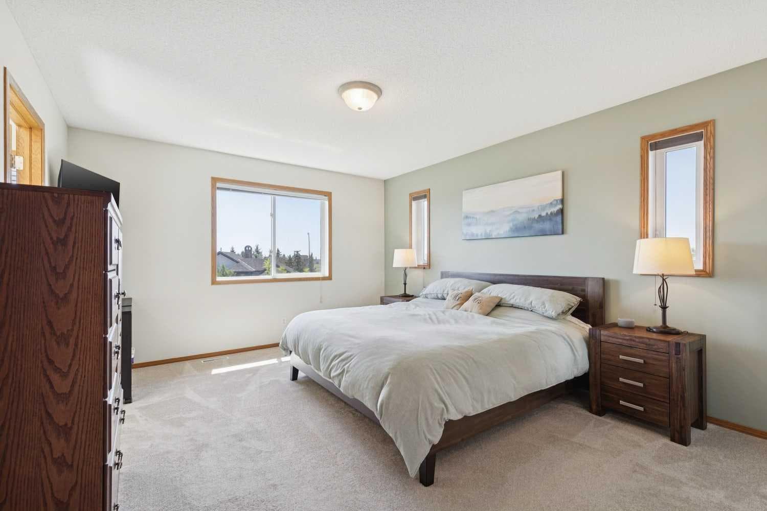 16 Henderson Bay NE